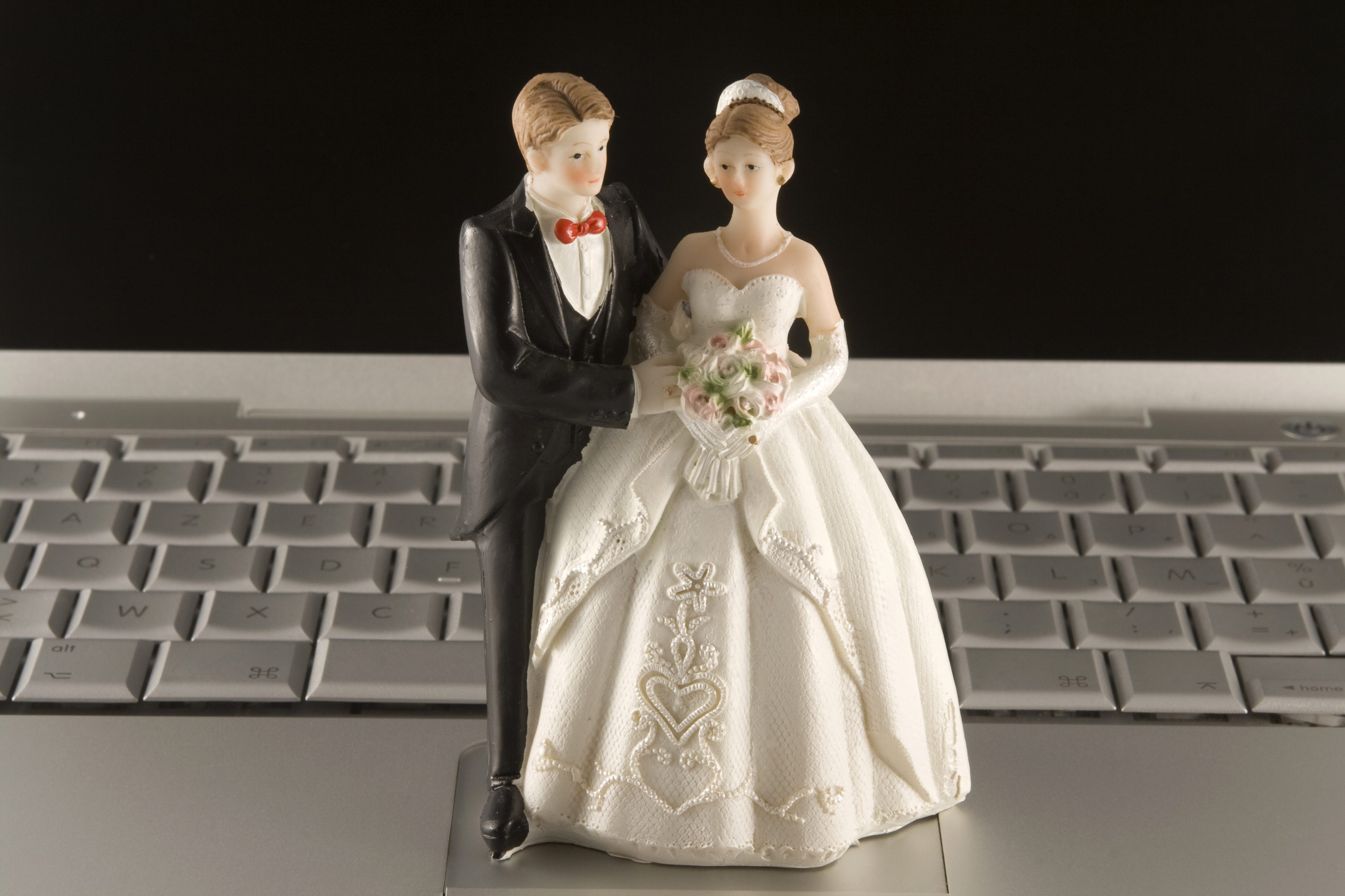 Rules To Dating Online: For Women Looking For A Husband?