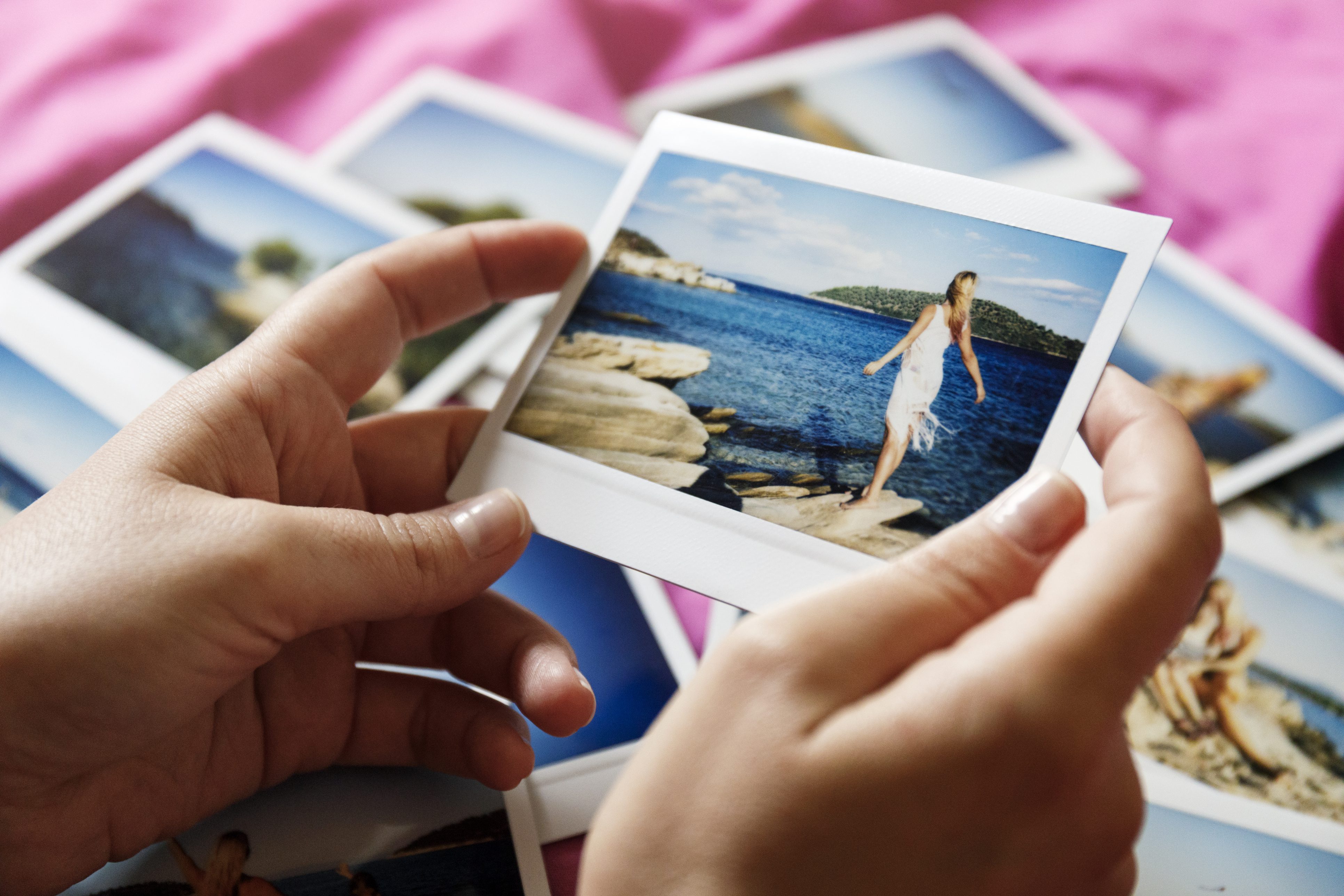 Online Dating: Is It Bad To Have Too Few Pictures?
