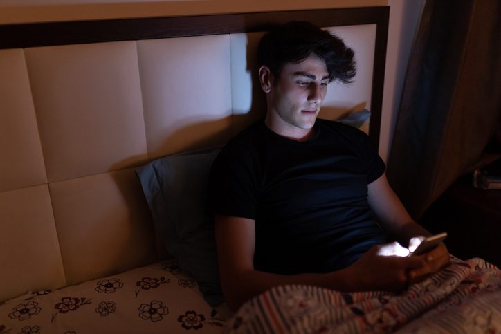 Online Dating: Is It A Bad Idea To Match Or Message In The Middle Of The Night?