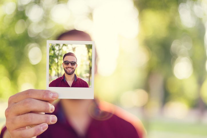 Online Dating: How Old Or Recent Should Photos Be?