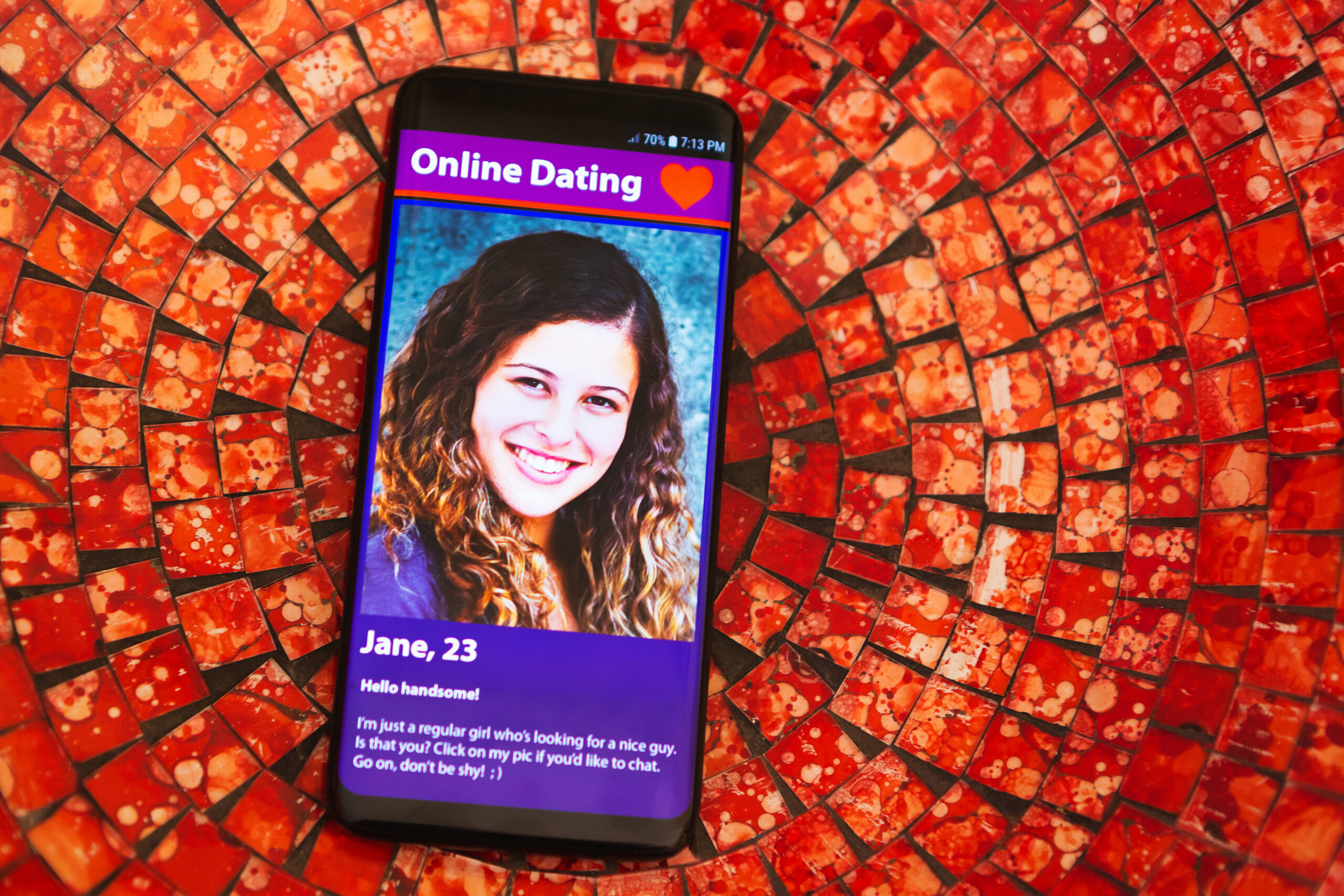 People Tell Me I'm Hot, But Guys Don't Message Me On Dating Sites