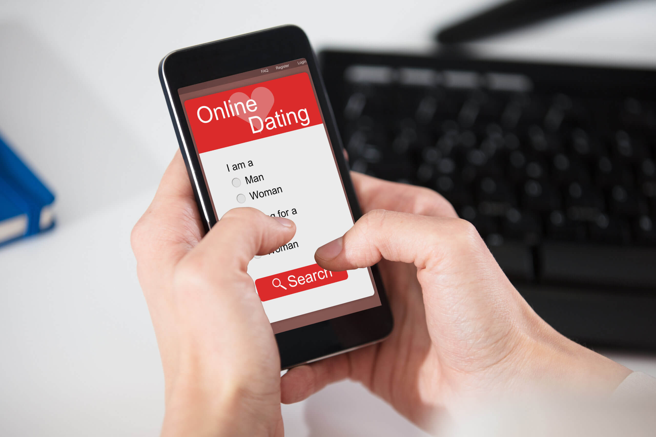 Should Shy Guys Do Online Dating?